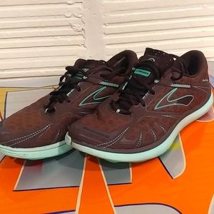 Womens running shoes Brooks Pure Grit size 8